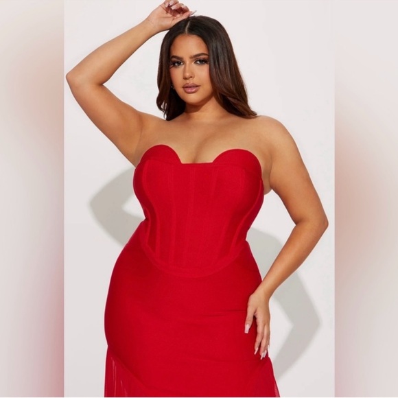 Fashion Nova Red Ana Bandage Gown NWT - Picture 2 of 4